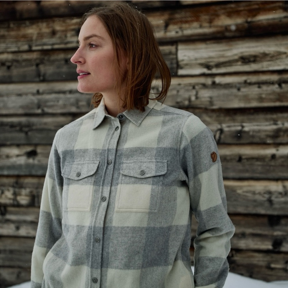 Fjall Raven Women's Gray Plaid Jacket